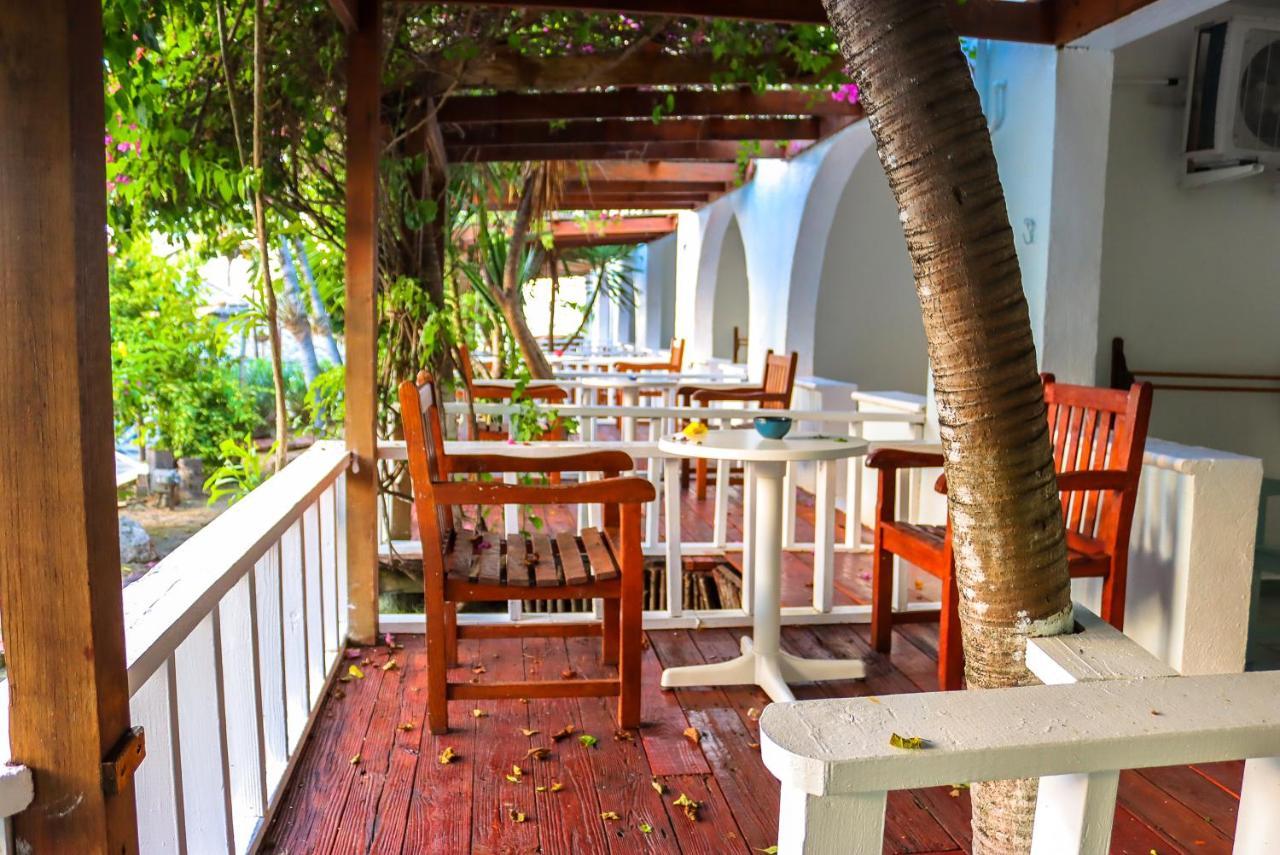 Ocean Point Beach Resort & Spa Adults Only St. John's Exterior foto